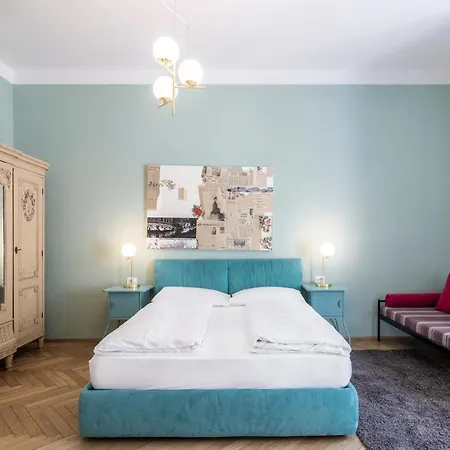 Cooper L Laurenz Apartment