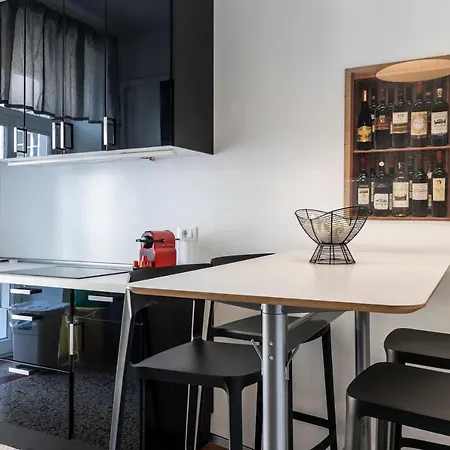 Cooper L Laurenz Apartment