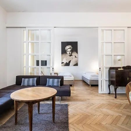 Cooper L Laurenz Apartment Bolzano